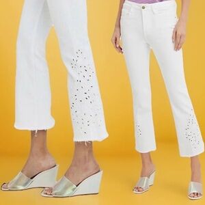 FRAME Le Crop Mini Boot White Embroidered Jeans Floral Raw Hem Size EUC